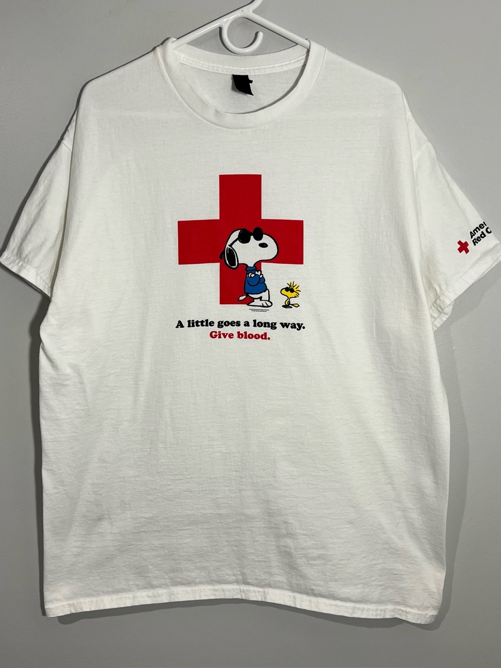Red Cross Peanuts Snoopy Woodstock Give Blood White Short Sleeve T-Shirt Mens XL